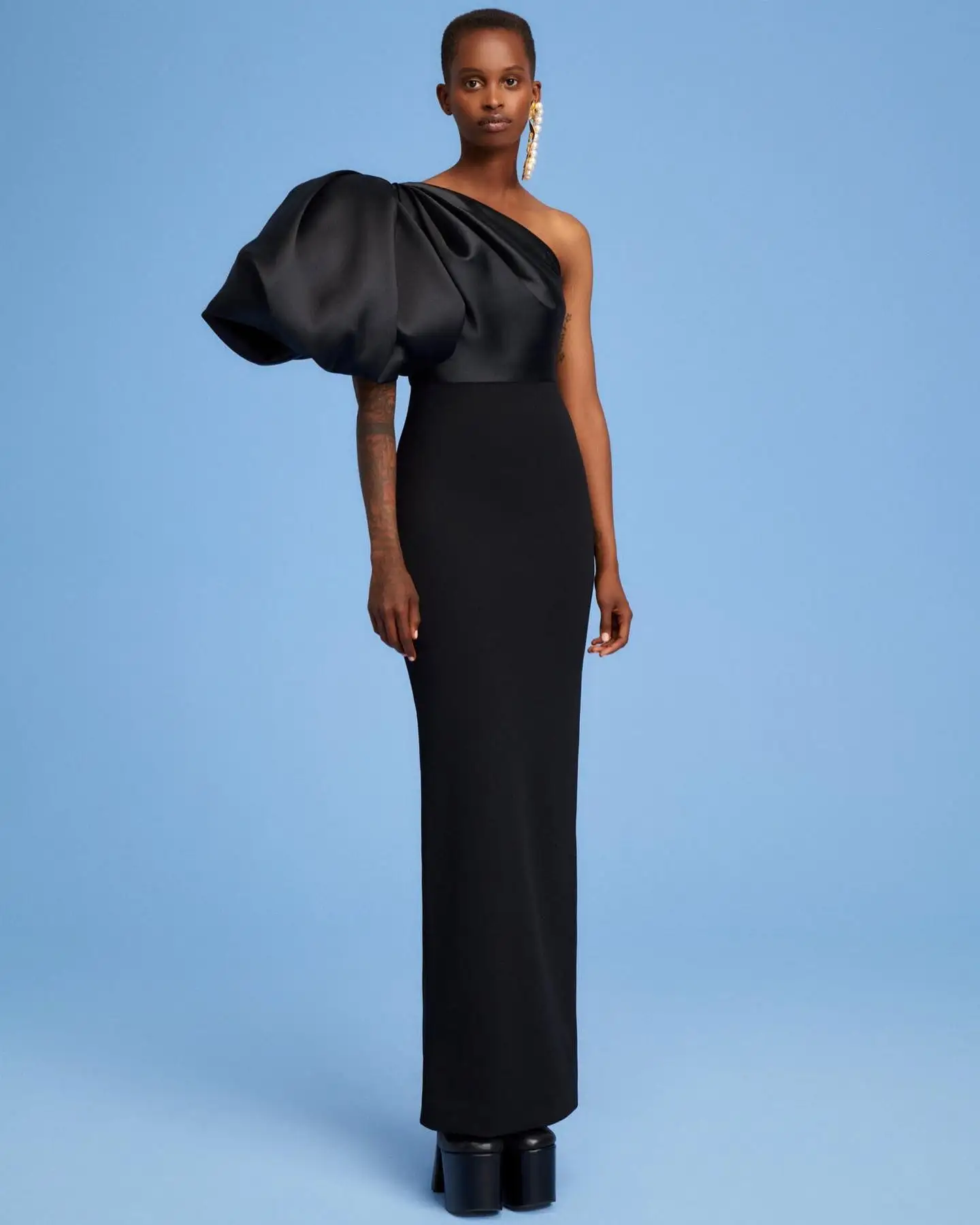 Customized Modern Jersey Straight One Shoulder Evening Dress Back Slit Half Sleeves Floor Length Black Vestidos para mujer
Customized Modern Jersey Straight One Shoulder Evening Dress Back Slit Half Sleeves Floor Length Black Vestidos para mujer