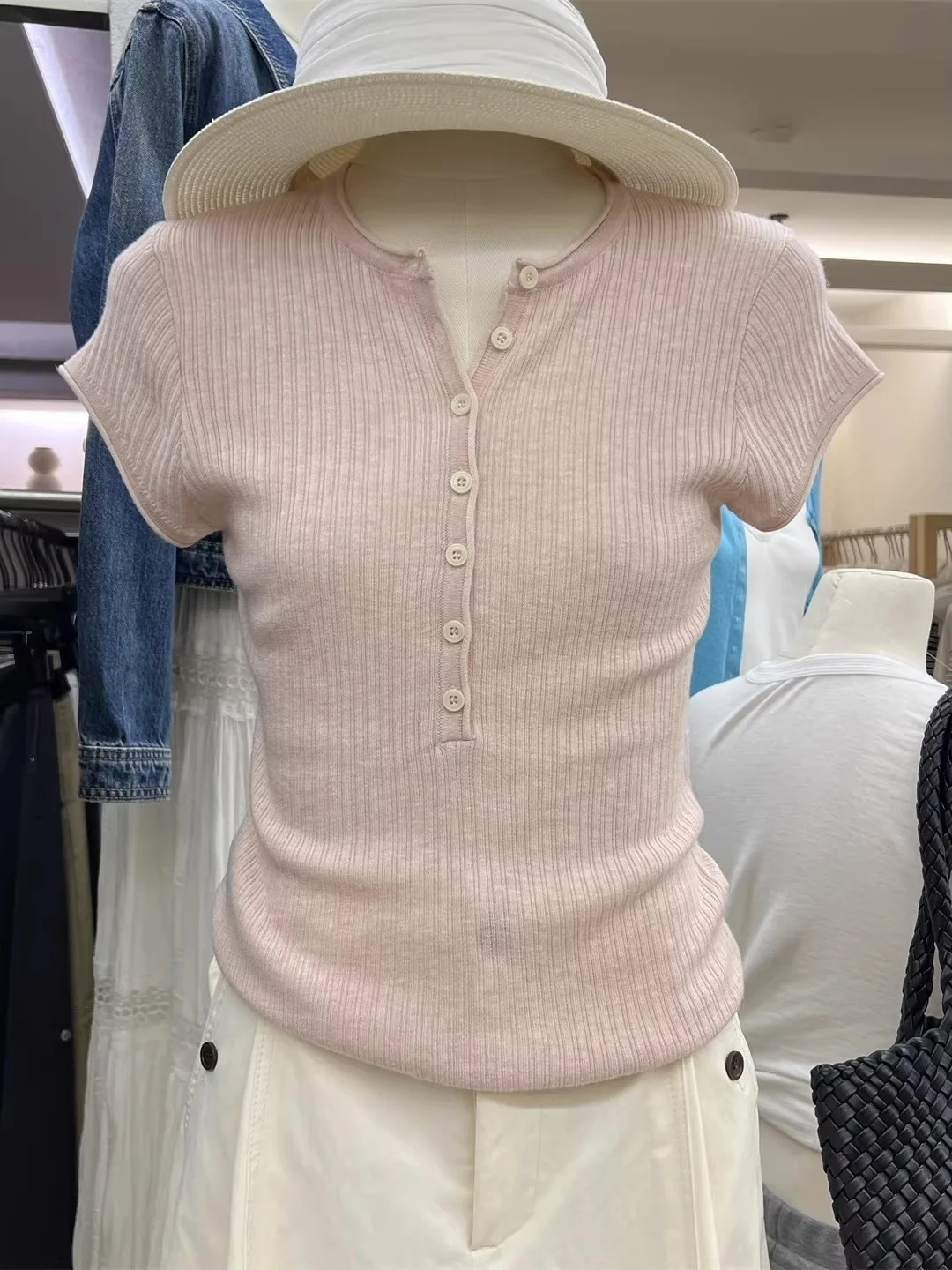 Delicate Pink Half-Unbuttoned Ice Silk Knitted Short Sleeve T-Shirt Women's Summer Thin High-End Feeling Loose Fit round Neck...
Delicate Pink Half-Unbuttoned Ice Silk Knitted Short Sleeve T-Shirt Women's Summer Thin High-End Feeling Loose Fit round Neck...