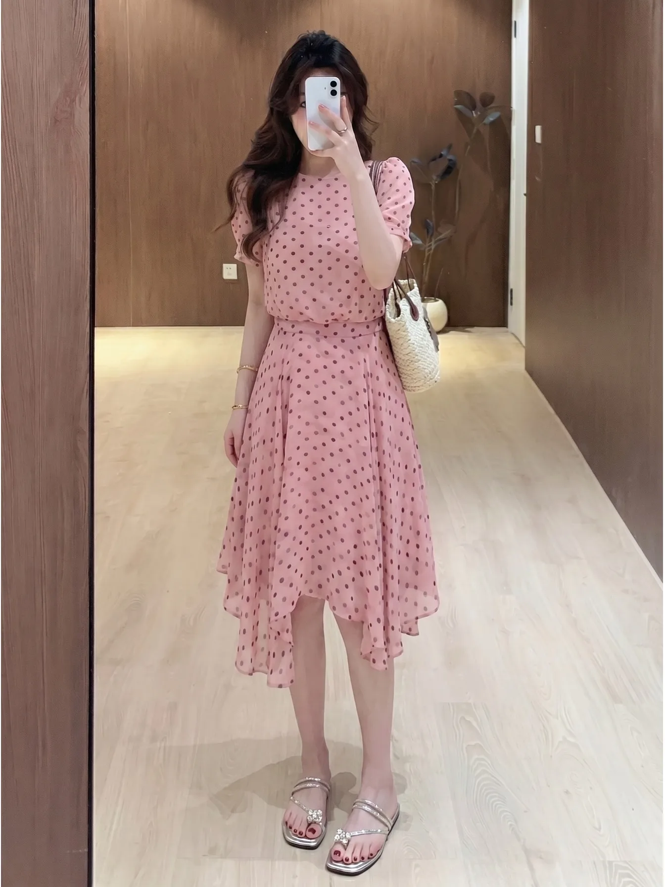 Summer plus Size Loose A-Line Dress High Waist Bubble Sleeve Powder Fog Polka Dot Print Casual Comfortable Breathable Skirt
Summer plus Size Loose A-Line Dress High Waist Bubble Sleeve Powder Fog Polka Dot Print Casual Comfortable Breathable Skirt