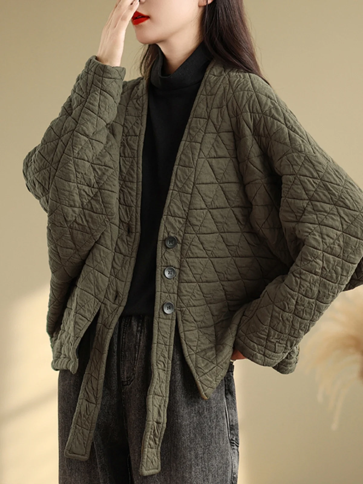 Retro Geometric Quilted Cotton Jaet Women's Winter Casual Lightweight Warm V-ne Loose Fit Button up ort Coat
Retro Geometric Quilted Cotton Jaet Women's Winter Casual Lightweight Warm V-ne Loose Fit Button up ort Coat