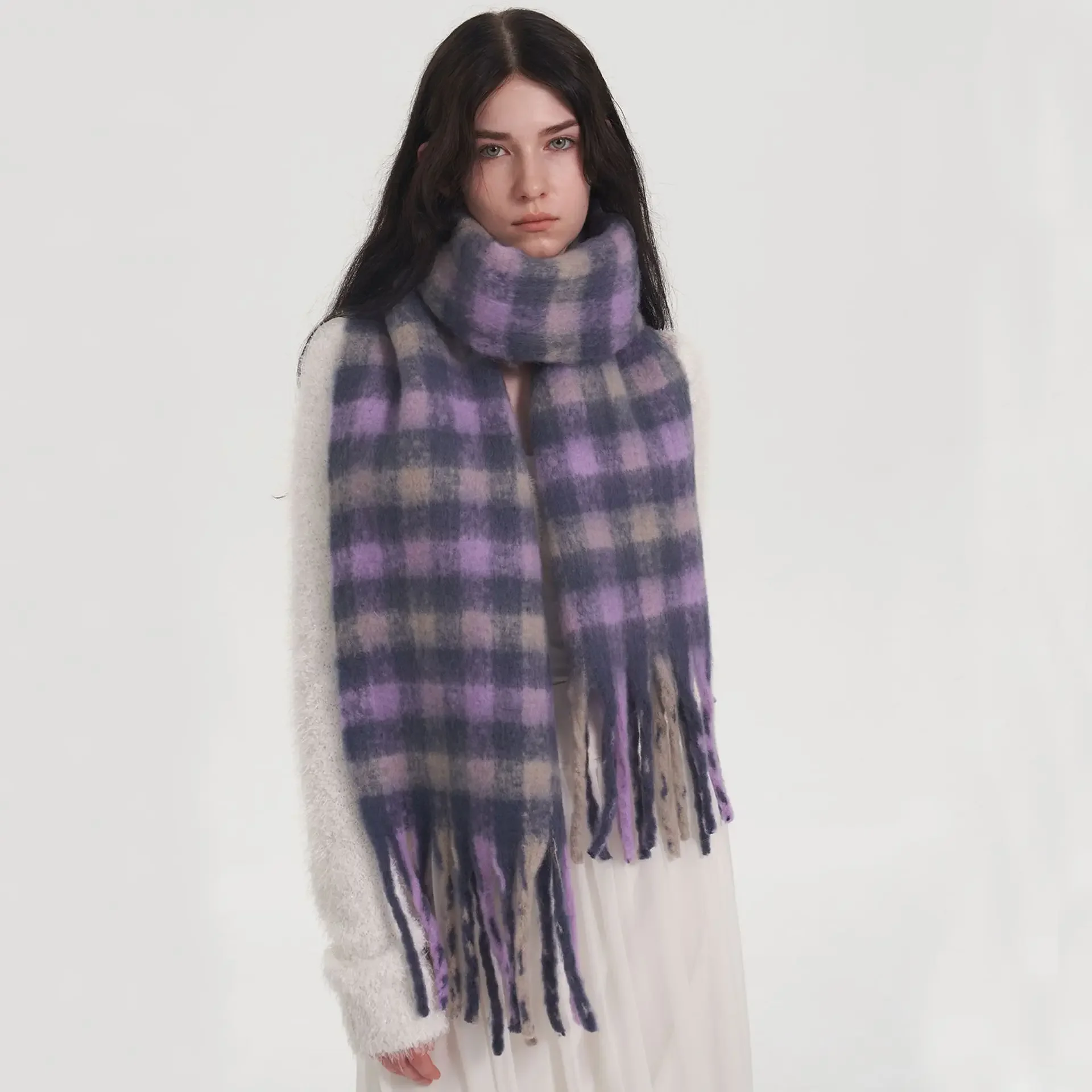 2023Winter Foreign Trade New Imitation Cashmere Women's Style Scarf Warm Thick Soft Glutinous Women's Gradual Tassel Plaid Shawl
2023Winter Foreign Trade New Imitation Cashmere Women's Style Scarf Warm Thick Soft Glutinous Women's Gradual Tassel Plaid Shawl