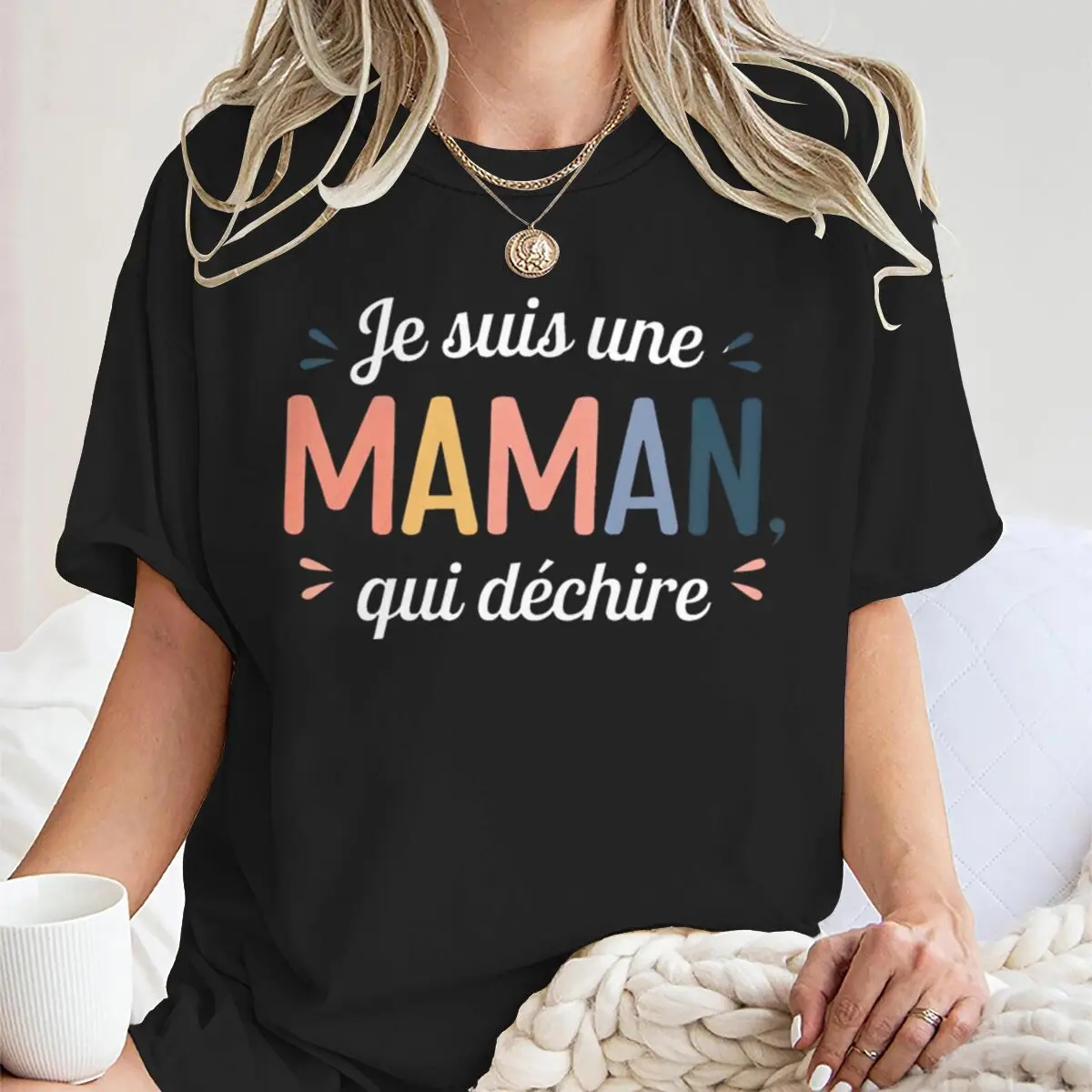 "Je Suis Une MAMAN, Qui Déchire" Print T Shirt Fun French Mother's Day Gift T-shirt Crewneck Fashion Mama Life Tee Women T-shirt
"Je Suis Une MAMAN, Qui Déchire" Print T Shirt Fun French Mother's Day Gift T-shirt Crewneck Fashion Mama Life Tee Women T-shirt