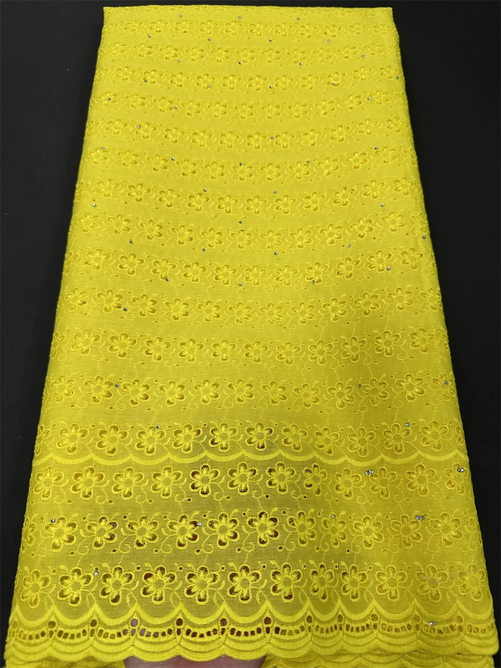 African Nigerian Sewing Guipure Embroidery Dresses, Sequins High Quality, Tulle Lace Fabric, 5Yards,Latest, 2024 cotton hz1205
African Nigerian Sewing Guipure Embroidery Dresses, Sequins High Quality, Tulle Lace Fabric, 5Yards,Latest, 2024 cotton hz1205