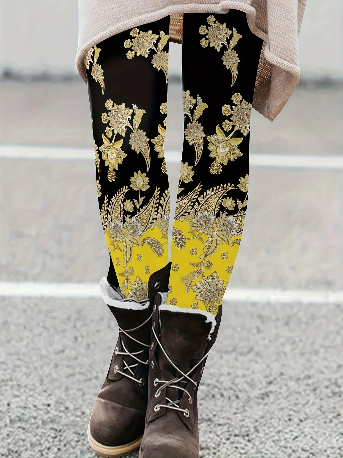 Women's Black & Gold Paisley Floral Print Leggings Luxury Stretchy Slim Fit Casual Tights
Women's Black & Gold Paisley Floral Print Leggings Luxury Stretchy Slim Fit Casual Tights