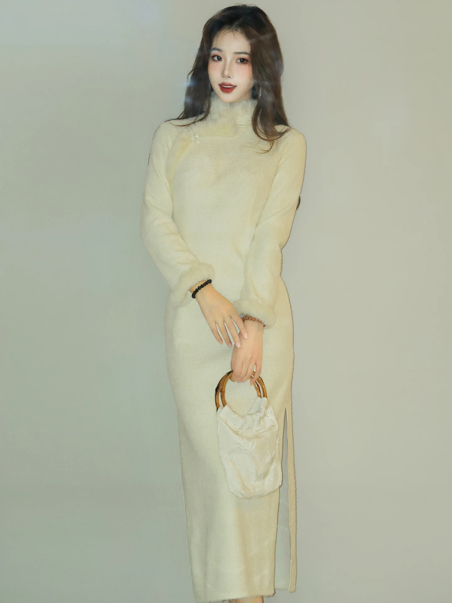 Зимнее винтажное платье Ele Dr бежевого цвета с норковым мехом, модное женское длинное платье из полиэстера, теплое, с длинными рукавами
Зимнее винтажное платье Ele Dr бежевого цвета с норковым мехом, модное женское длинное платье из полиэстера, теплое, с длинными рукавами