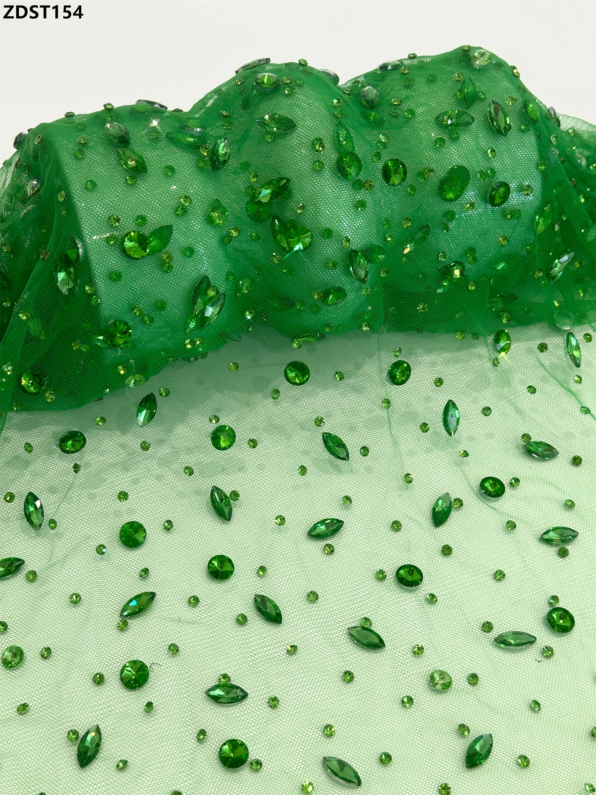 High Quality Heavy Handmade Green Color Tulle Lace Material Mesh Net Lace African Mesh Stones Lace Fabric
High Quality Heavy Handmade Green Color Tulle Lace Material Mesh Net Lace African Mesh Stones Lace Fabric