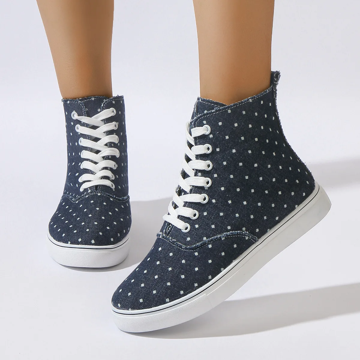 Lace-up High-top women's canvas shoes large size flat shoes comfortable European and American style women's shoes
Lace-up High-top women's canvas shoes large size flat shoes comfortable European and American style women's shoes