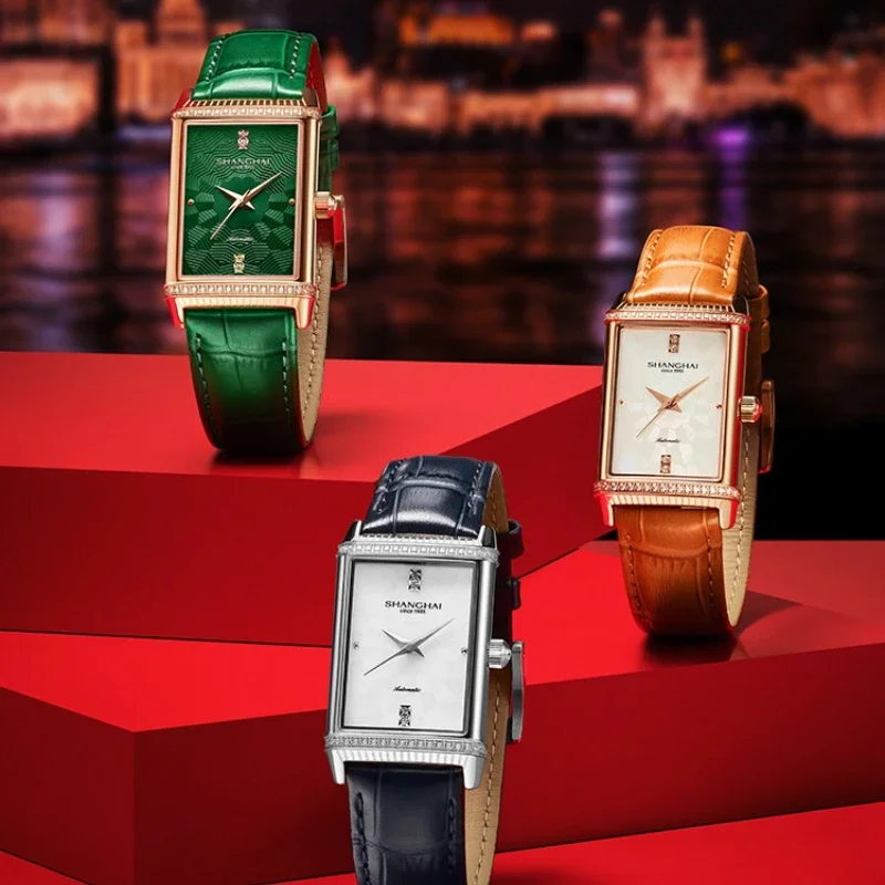 Shanghai Watch Women's Metropolis Mirror Yao Double Row Diamond Square Luxury Green Disk Mechanical Watch
Shanghai Watch Women's Metropolis Mirror Yao Double Row Diamond Square Luxury Green Disk Mechanical Watch