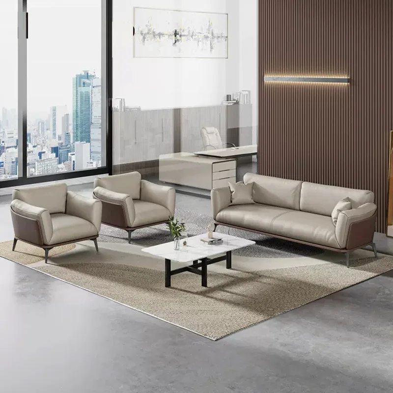 Современный простой офисный кожаный диван и журнальный столик для зоны неформального делового приема — акция для увеличения продаж
Современный простой офисный кожаный диван и журнальный столик для зоны неформального делового приема — акция для увеличения продаж