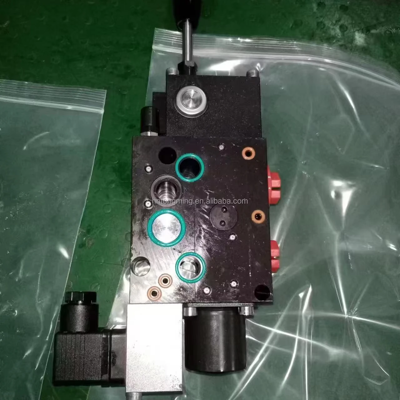 Sani Zoomlioon, новый оригинальный пропорциональный клапан 32 O 63/63/EA2, рабочая деталь, гидравлические детали для строительной техники
Sani Zoomlioon, новый оригинальный пропорциональный клапан 32 O 63/63/EA2, рабочая деталь, гидравлические детали для строительной техники