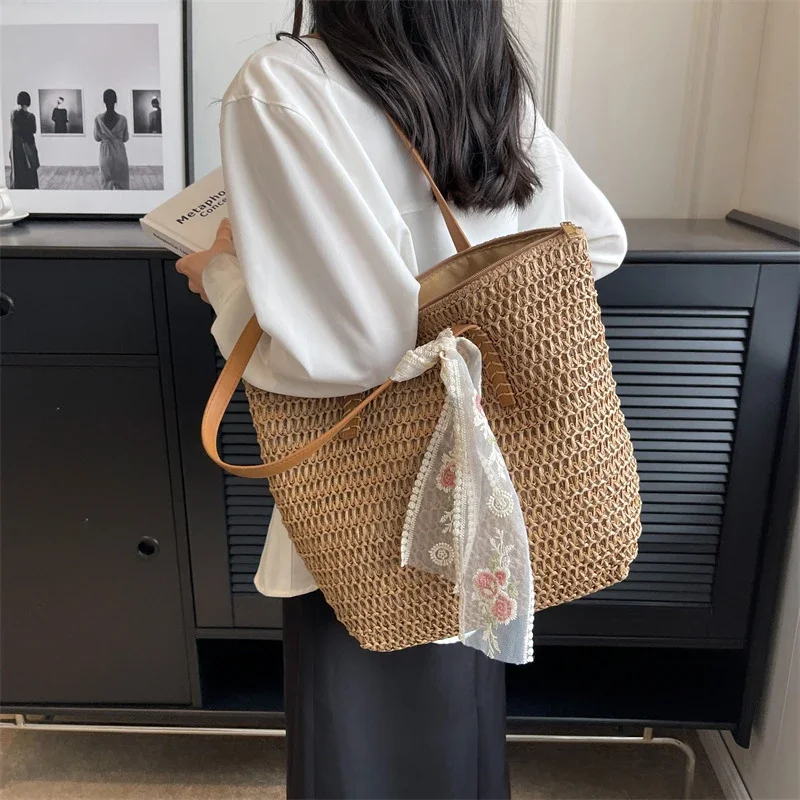 Handmade Grass Woven Shoulder Bag Summer Women Large Capacity Tote Bag Fresh Rural Style Casual Beach Handbag
Handmade Grass Woven Shoulder Bag Summer Women Large Capacity Tote Bag Fresh Rural Style Casual Beach Handbag