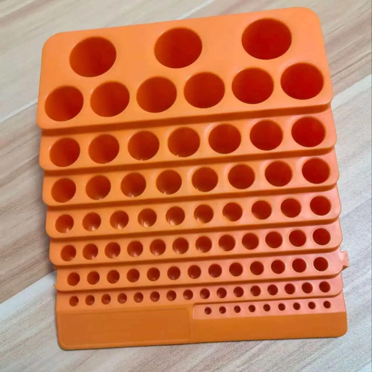 Коробка для хранения сверл, 84 отверстия, пластиковый ящик, 21,5*19,5*7 см, держатель для роторных инструментов, ящик для фрезерных инструментов, органайзер для инструментов, кейс для сверл
Коробка для хранения сверл, 84 отверстия, пластиковый ящик, 21,5*19,5*7 см, держатель для роторных инструментов, ящик для фрезерных инструментов, органайзер для инструментов, кейс для сверл