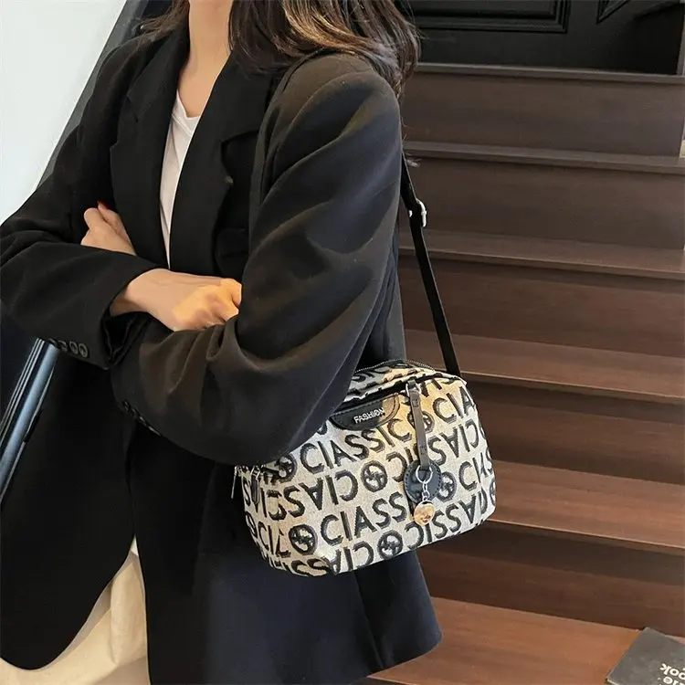 Bag Women's 2026 Summer New Messenger Bag Underarm Bag Women's Small Bag Light Luxury Breast Bag Canvas Bag Luggage
Bag Women's 2026 Summer New Messenger Bag Underarm Bag Women's Small Bag Light Luxury Breast Bag Canvas Bag Luggage