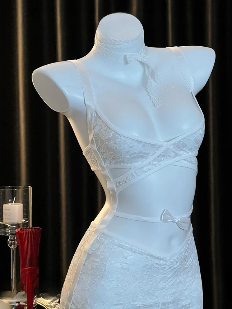 Seductive Beauty Lace Allure See-through Nightdress for Women,Romantic Form-fitting Pajamas,Elegant Lingerie for Date Nights
Seductive Beauty Lace Allure See-through Nightdress for Women,Romantic Form-fitting Pajamas,Elegant Lingerie for Date Nights