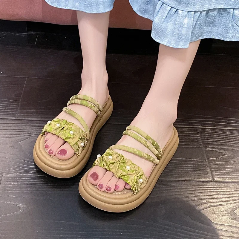2025 Summer European Style New Fashion Pearl Fairy Wind Two Wear Fogn Air Wear Thick Soles Non-slip Sandals Women Plus Siz 40
2025 Summer European Style New Fashion Pearl Fairy Wind Two Wear Fogn Air Wear Thick Soles Non-slip Sandals Women Plus Siz 40