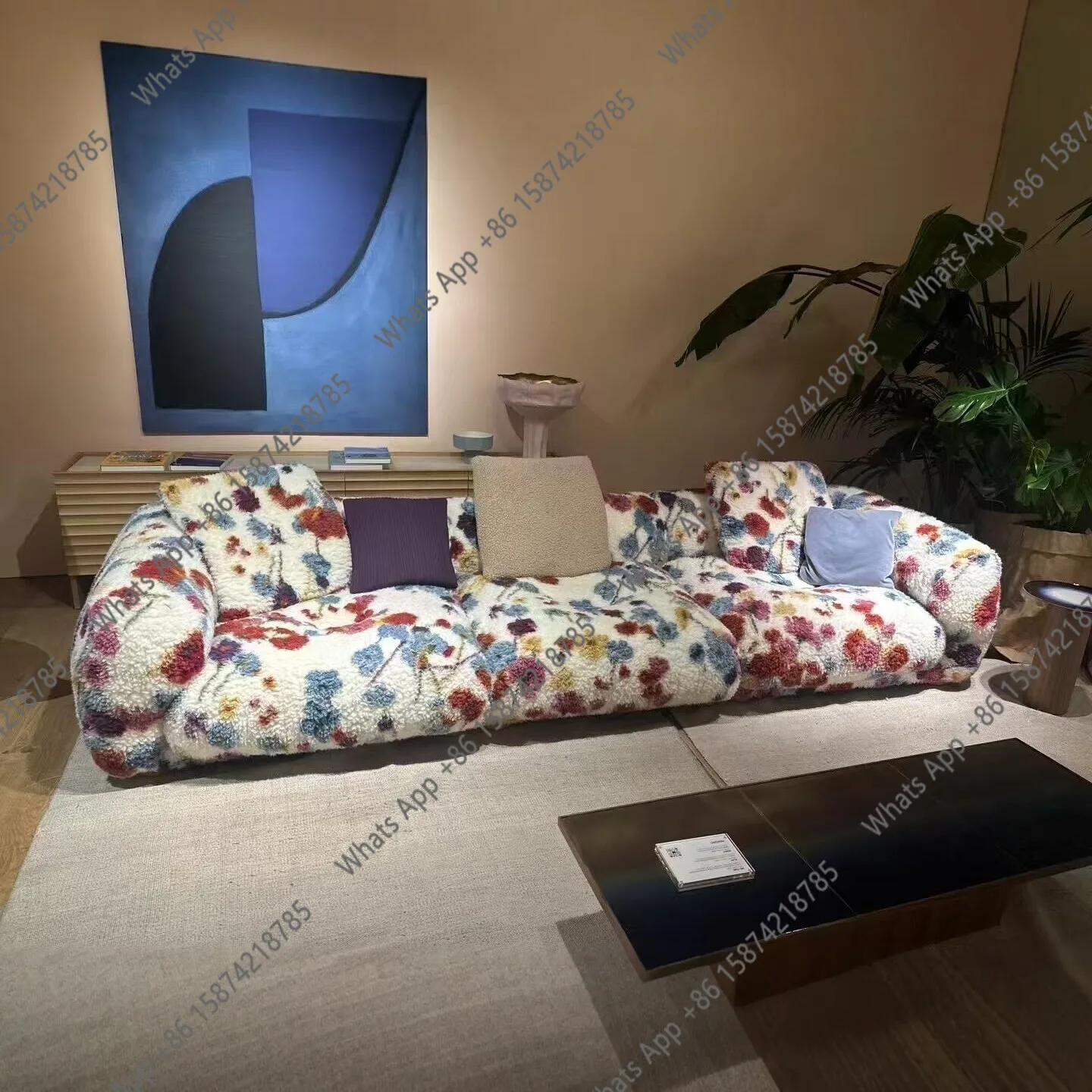 Italian minimalist designer floral fabric sofa light luxury large flat living room fabric straight row dopamine sofa
Italian minimalist designer floral fabric sofa light luxury large flat living room fabric straight row dopamine sofa