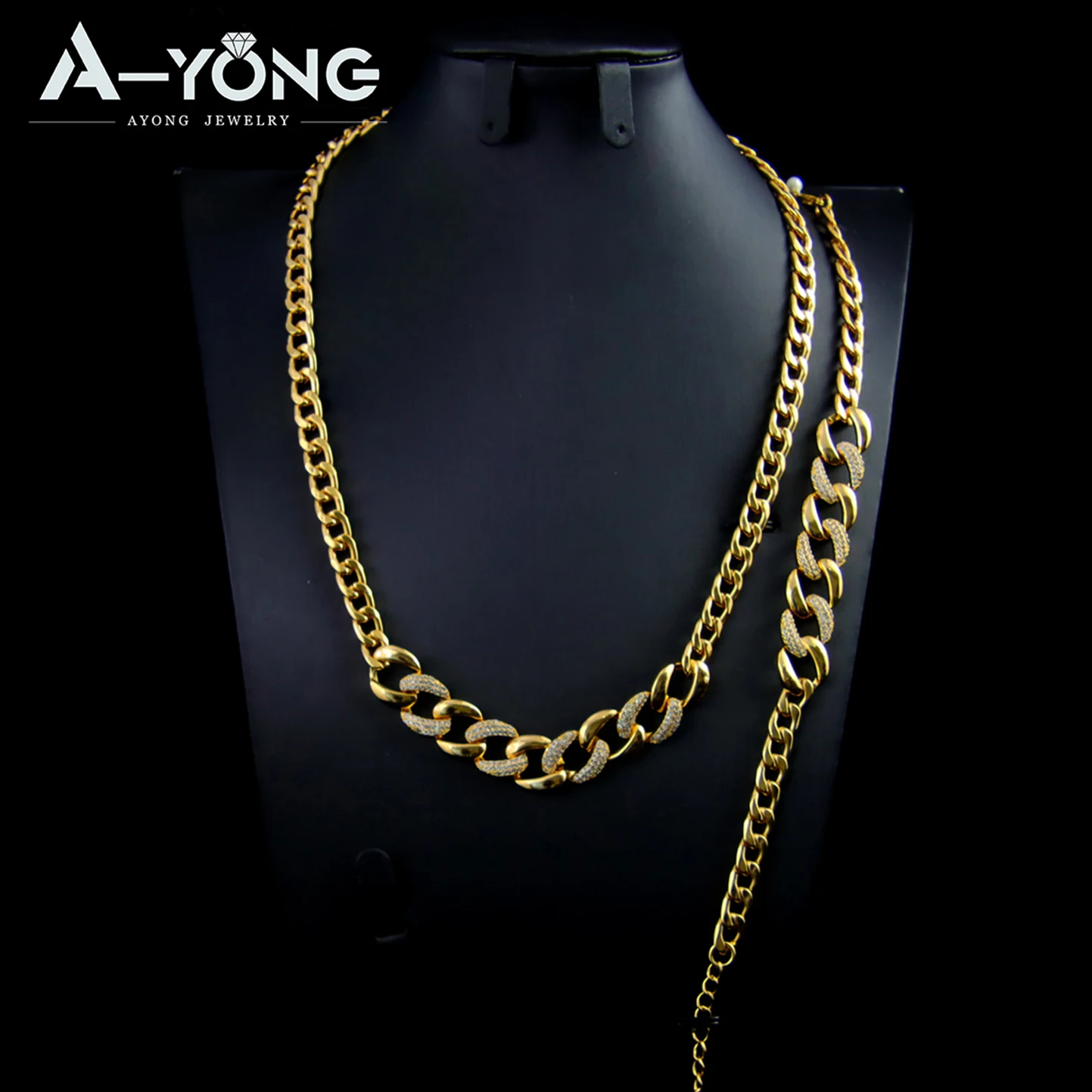 Luxury Dubai Gold Plated Wedding Necklace Set 21k Gold Color Italia Fashion Zircon Choker Saudi Muslim Women Event Party Jewelry
Luxury Dubai Gold Plated Wedding Necklace Set 21k Gold Color Italia Fashion Zircon Choker Saudi Muslim Women Event Party Jewelry