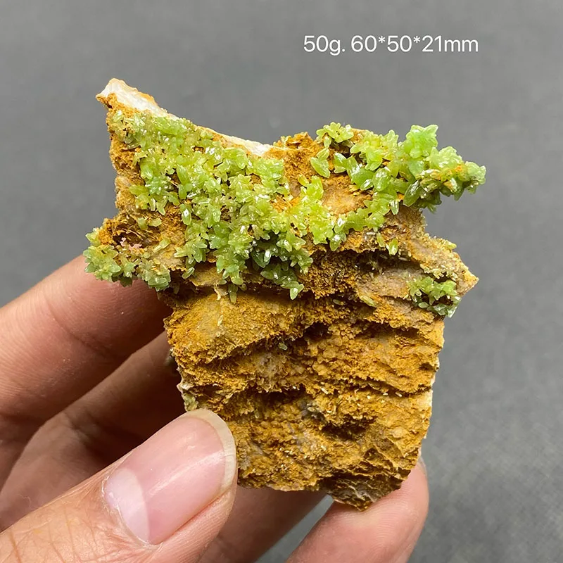 100% natural pyromorphite original stone mineral specimen cured crystal gem collection.
100% natural pyromorphite original stone mineral specimen cured crystal gem collection.