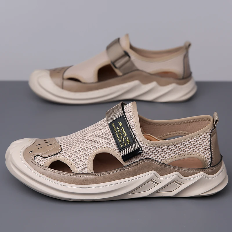 Мужские пляжные сандалии, новые летние модные легкие дышащие сетчатые прогулочные туфли, износостойкие повседневные мужские тапочки на плоской подошве
Мужские пляжные сандалии, новые летние модные легкие дышащие сетчатые прогулочные туфли, износостойкие повседневные мужские тапочки на плоской подошве