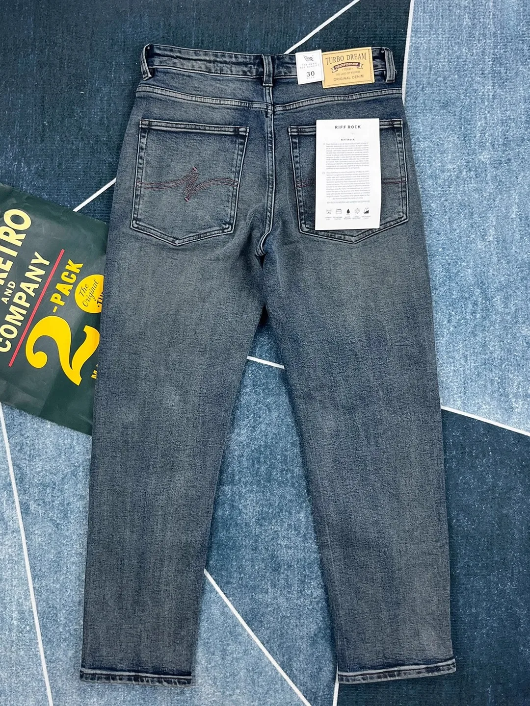 American Retro Blue Jeans Men's Slim Straight Casual Long Pants Versatile Japanese Style Thick Cotton Stretch Denim mid Waist...
American Retro Blue Jeans Men's Slim Straight Casual Long Pants Versatile Japanese Style Thick Cotton Stretch Denim mid Waist...