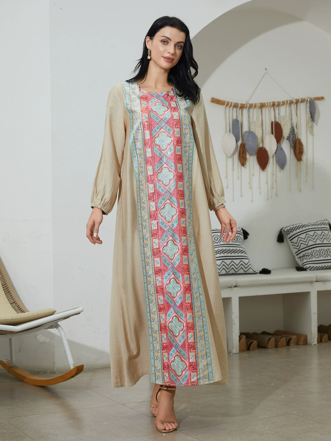 Ближний Восток, Саудовская Аравия, исламский халат Рамадана, новое вечернее платье с вышивкой из бисера, мусульманское роскошное модное платье
Ближний Восток, Саудовская Аравия, исламский халат Рамадана, новое вечернее платье с вышивкой из бисера, мусульманское роскошное модное платье