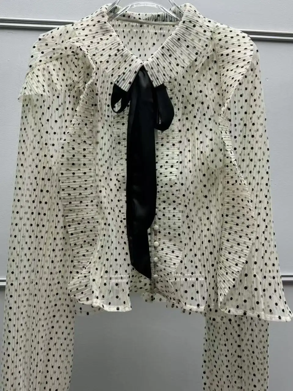 Sweet Polka Dot Print Knot Tie Belted Shirt Vintage Court Style Women's Loose Fit Long Sleeve Polyester Fiber Blouse
Sweet Polka Dot Print Knot Tie Belted Shirt Vintage Court Style Women's Loose Fit Long Sleeve Polyester Fiber Blouse