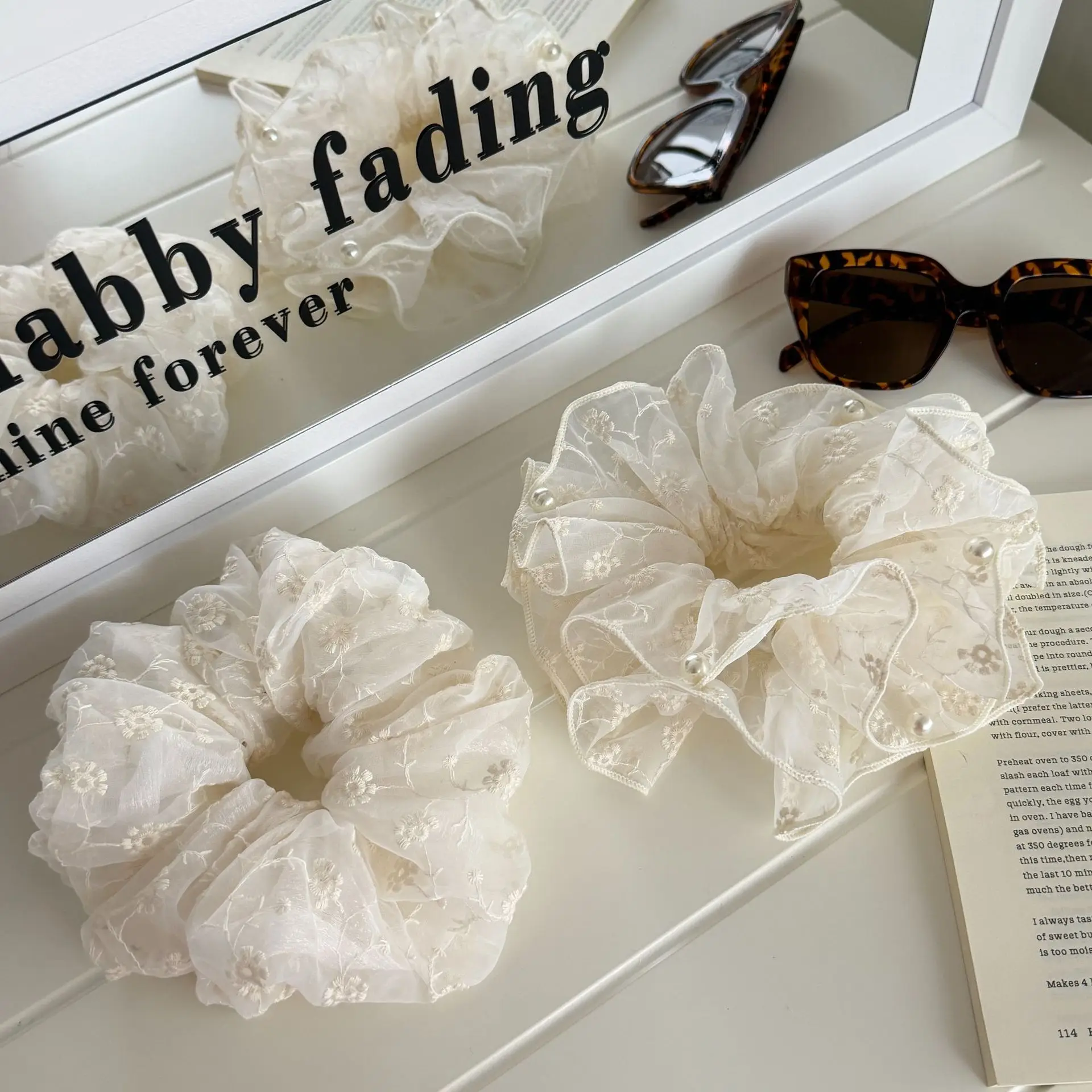 Scrunchies Ethereal Embroidered Lace Pearl Flower Korean Style Gentle Delicate Hair Accessories for Women Party Gathering Wear
Scrunchies Ethereal Embroidered Lace Pearl Flower Korean Style Gentle Delicate Hair Accessories for Women Party Gathering Wear