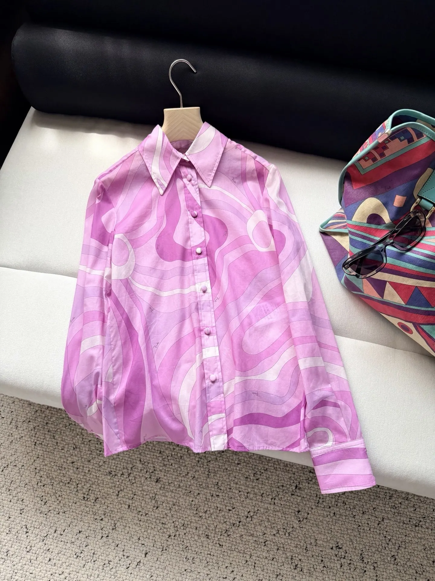 New Fashionable French Pop Style Pink Purple Gradient Wave Printed Shirt Retro Loose Vacation Style Long Sleeve Shirt for Women
New Fashionable French Pop Style Pink Purple Gradient Wave Printed Shirt Retro Loose Vacation Style Long Sleeve Shirt for Women