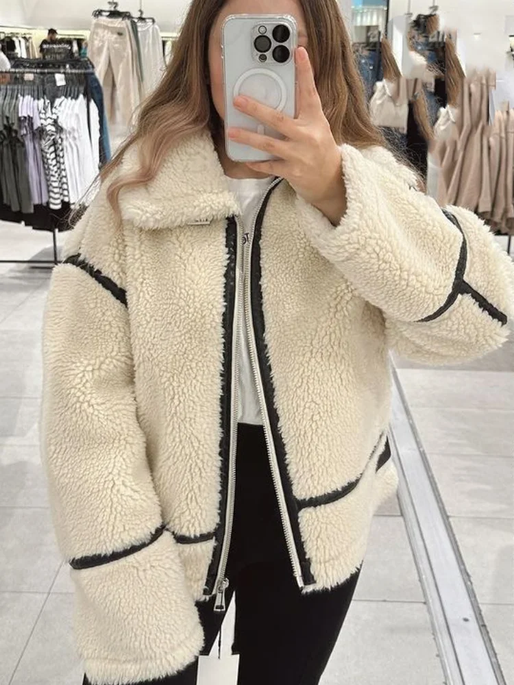 Lambwool Jacket Women Winter Thick Woolen Lapel Coats Female Fashion Vintage Outerwear Lady Loose Warm Zipper Coat Streetwear
Lambwool Jacket Women Winter Thick Woolen Lapel Coats Female Fashion Vintage Outerwear Lady Loose Warm Zipper Coat Streetwear