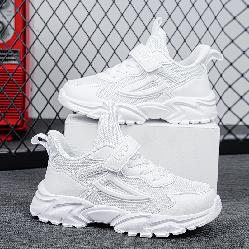 A breathable children's casual sports shoe, suitable for all seasons. The upper is soft, comfortable and durable. Model: TL-789
A breathable children's casual sports shoe, suitable for all seasons. The upper is soft, comfortable and durable. Model: TL-789