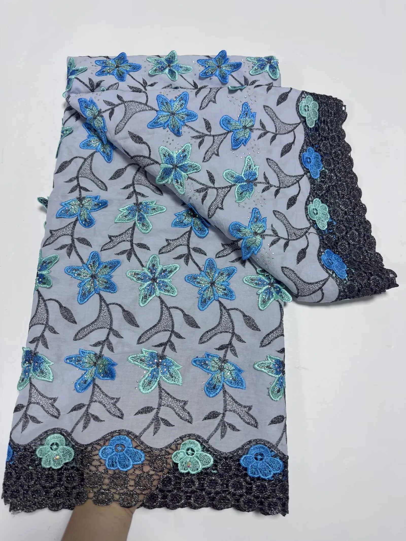 Nigerian Swiss Voile Lace Fabric 3D Flower Applique with Stones Super Quality for African Wedding Dress 2026
Nigerian Swiss Voile Lace Fabric 3D Flower Applique with Stones Super Quality for African Wedding Dress 2026