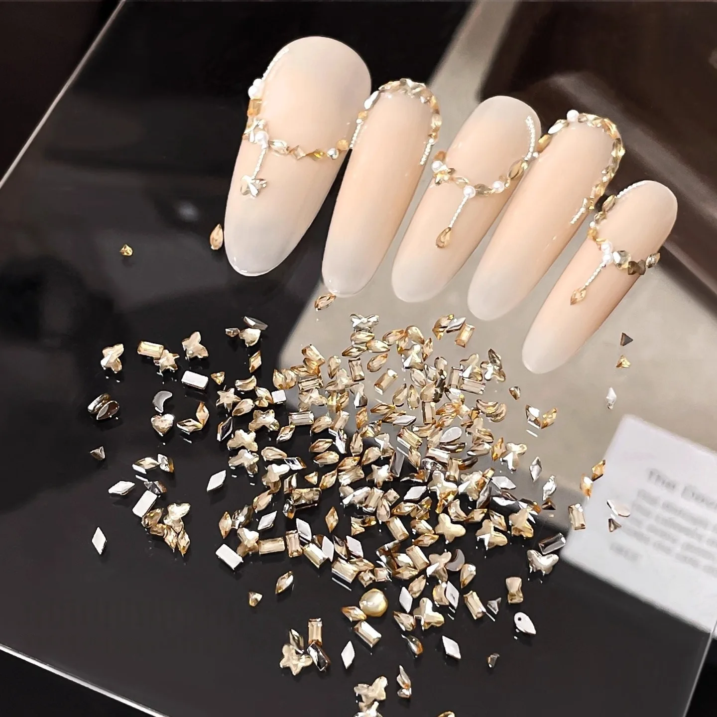 YMM 12 Grids Mini Champagne Gold Irregular Flat Back Nail Rhinestones Nail Charms Rhinestone Nail DIY Art Decoration Accessories
YMM 12 Grids Mini Champagne Gold Irregular Flat Back Nail Rhinestones Nail Charms Rhinestone Nail DIY Art Decoration Accessories