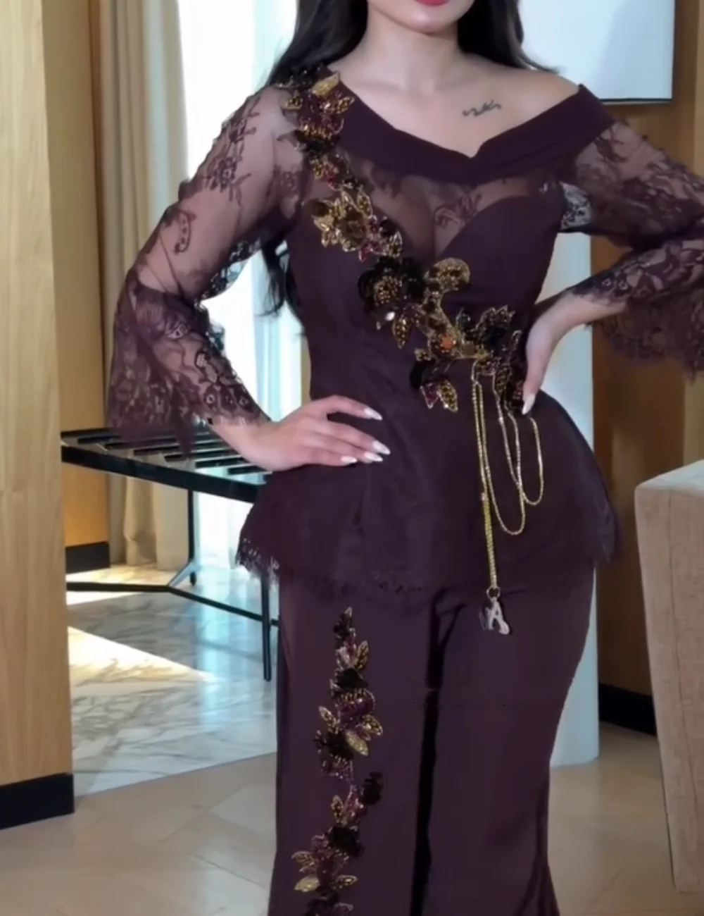 Customized Chinese Style Jersey Pleat Sequined Flower A-line Off-the-shoulder Midi Bespoke Occasion Party Dresses
Customized Chinese Style Jersey Pleat Sequined Flower A-line Off-the-shoulder Midi Bespoke Occasion Party Dresses