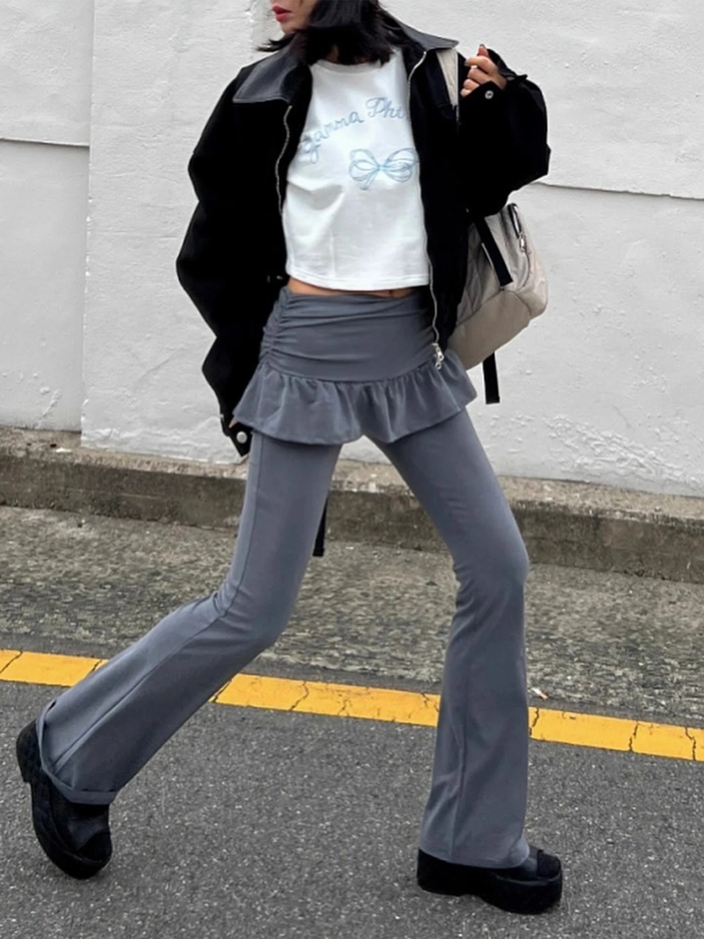 Gagarich Fashion Personality Splicing Lotus Leaf Lace Skirt Fake Two-piece Micro Flared Pants Women 2025 Winter High Waist Pants
Gagarich Fashion Personality Splicing Lotus Leaf Lace Skirt Fake Two-piece Micro Flared Pants Women 2025 Winter High Waist Pants