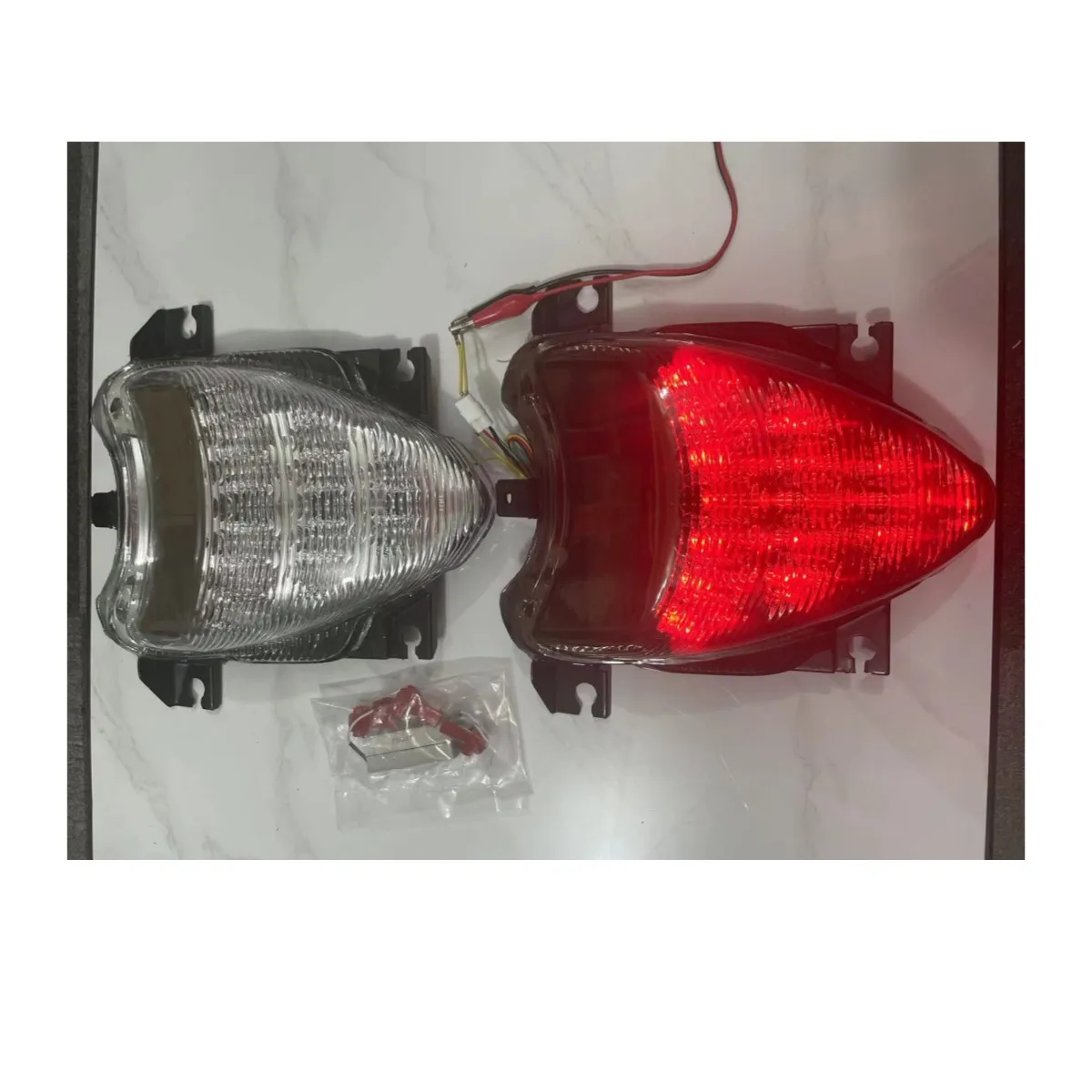 Фонарь задний для SUZUKI M109R LNIRVOER 1800 2006-2015 12 В, задний тормозной спортивный фонарь, сигналы поворота, задние фонари
Фонарь задний для SUZUKI M109R LNIRVOER 1800 2006-2015 12 В, задний тормозной спортивный фонарь, сигналы поворота, задние фонари