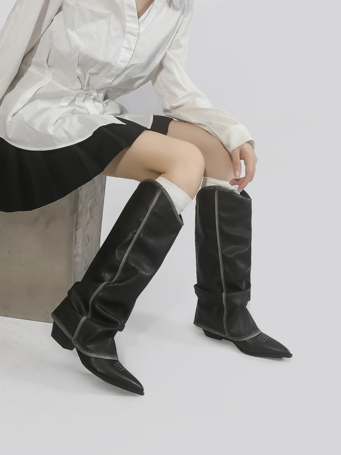Western Style High Top Fashion Boots Women's Loose Cuff Cowboy Boots Color Rubbing Sharp Point Pleated Stack Boots Lin Xiang Wan
Western Style High Top Fashion Boots Women's Loose Cuff Cowboy Boots Color Rubbing Sharp Point Pleated Stack Boots Lin Xiang Wan