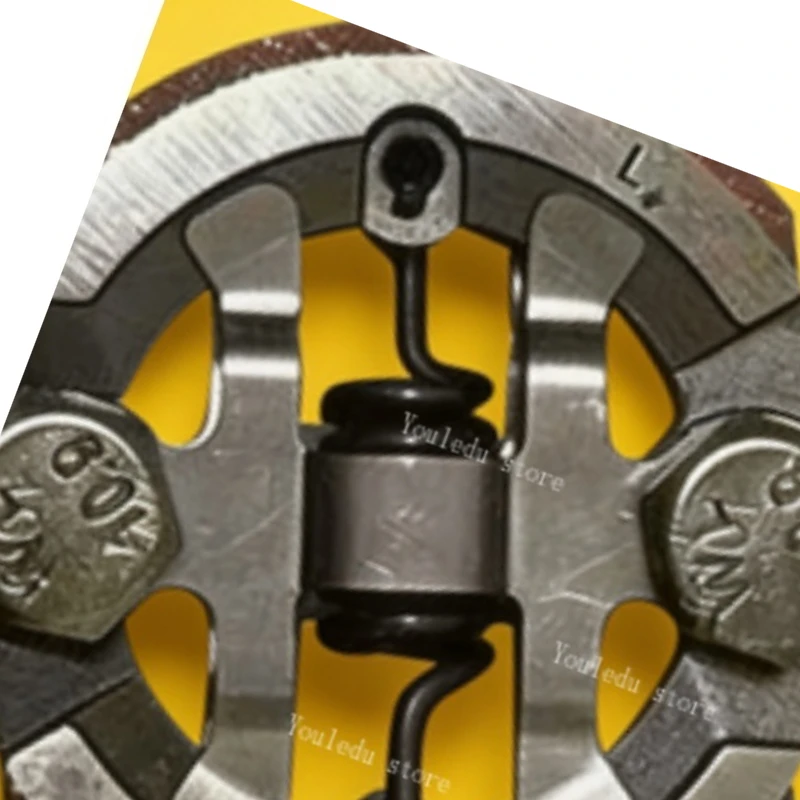 Suitable for lawn mower TJ53 clutch swing block Kawasaki TJ53/TJ53B/TJ53E clutch
Suitable for lawn mower TJ53 clutch swing block Kawasaki TJ53/TJ53B/TJ53E clutch