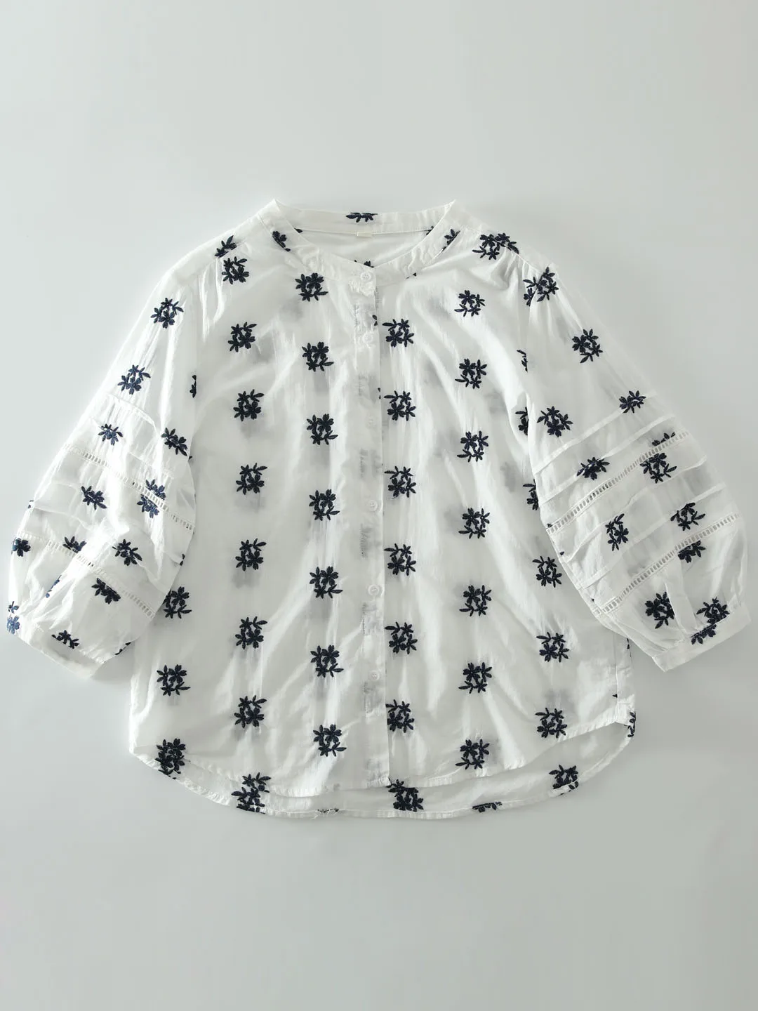 Новинка лета: Женская свободная универсальная блузка из чистого хлопка с вышивкой в стиле ретро, с рукавом 7/8, омолаживающий эффект
Новинка лета: Женская свободная универсальная блузка из чистого хлопка с вышивкой в стиле ретро, с рукавом 7/8, омолаживающий эффект