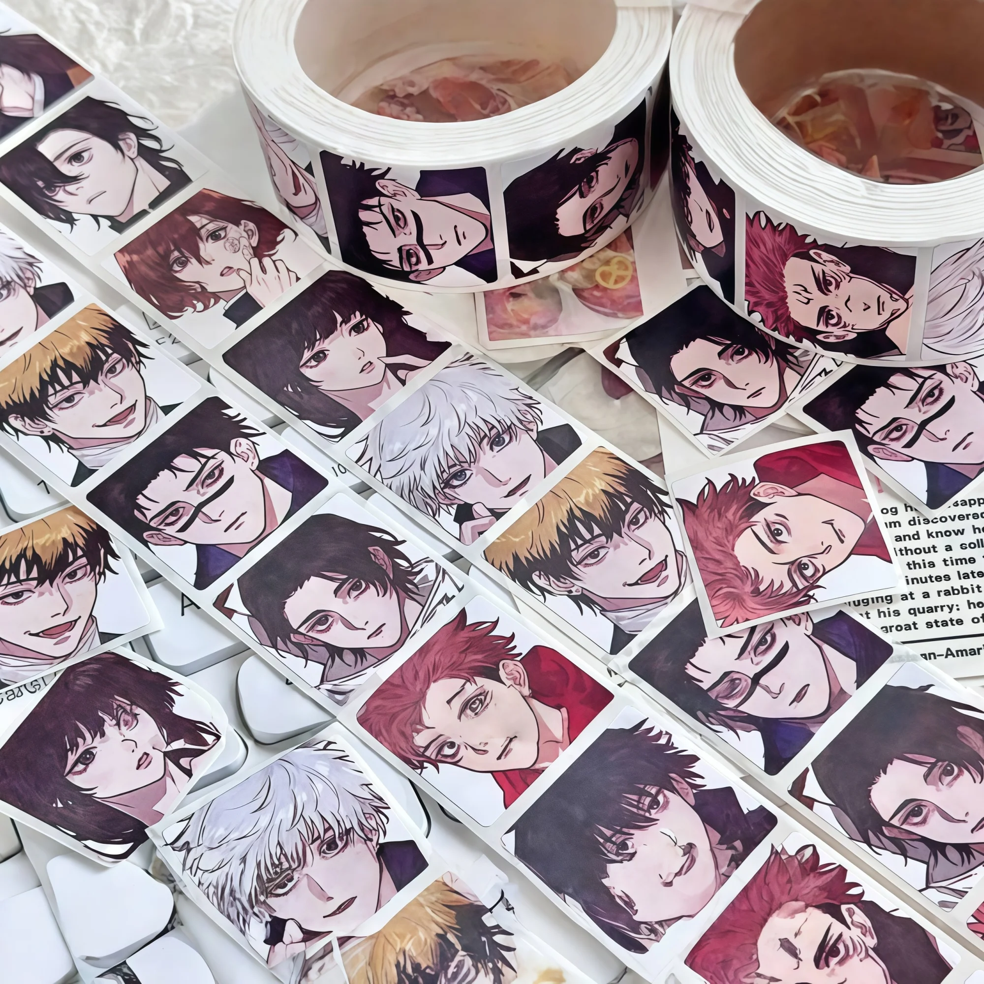 500pcs/roll Jujutsu Kaisen roll stickers, anime character stickers, suitable for phones, laptops, water bottles, and scrapbooks
500pcs/roll Jujutsu Kaisen roll stickers, anime character stickers, suitable for phones, laptops, water bottles, and scrapbooks