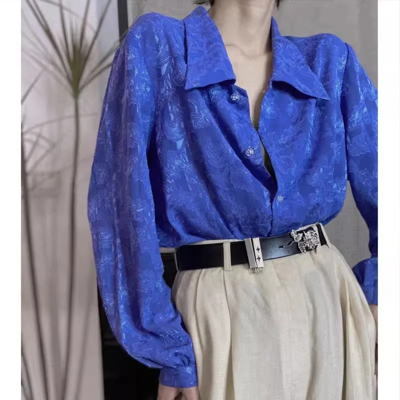 Klein Blue Embroidered Slim Fit irt Women's Autumn Winter Faion Retro High-End Feelings Collar Long Sve Button up
Klein Blue Embroidered Slim Fit irt Women's Autumn Winter Faion Retro High-End Feelings Collar Long Sve Button up