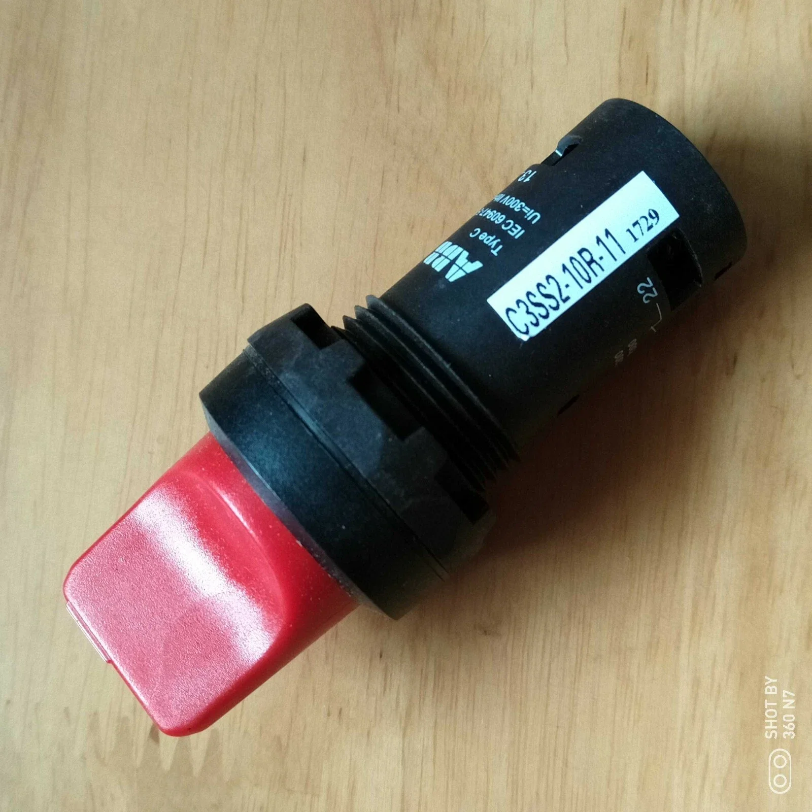 10 pcs C3SS2-10R-11 10096842 1SFA619211R1071 Selector Switch
10 pcs C3SS2-10R-11 10096842 1SFA619211R1071 Selector Switch
