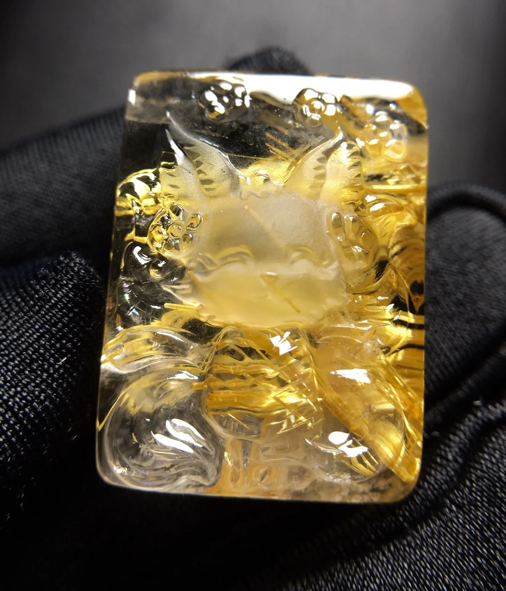 Natural Gold Rutilated Quartz Pendant Jewelry Fox 25.4*18.8*10.7mm Bear Men Women Brazil AAAAAAA
Natural Gold Rutilated Quartz Pendant Jewelry Fox 25.4*18.8*10.7mm Bear Men Women Brazil AAAAAAA