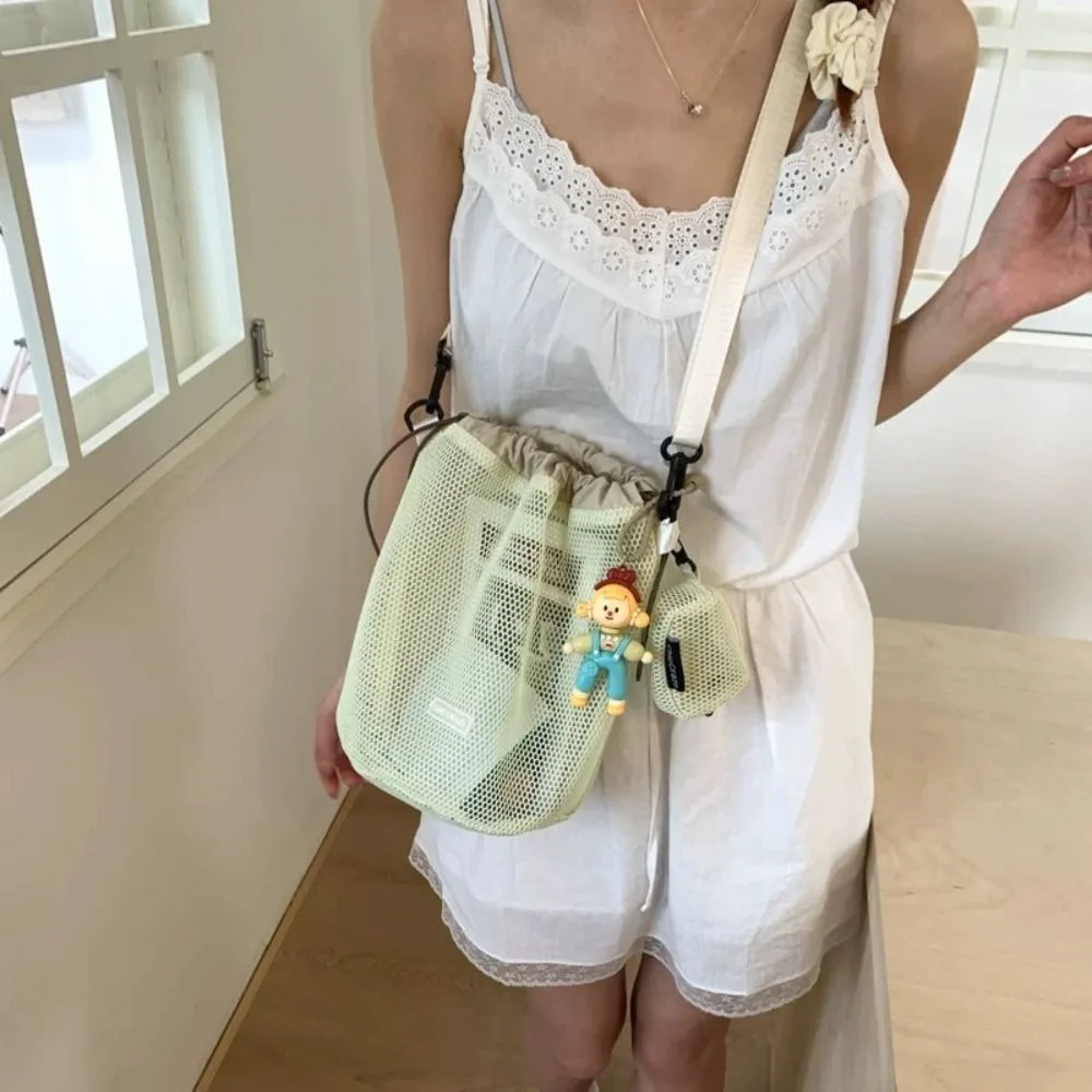 Корейский стиль, сумка-ведро на шнурке, подвеска, прозрачная сетчатая сумка на плечо, однотонные сумки-кошельки, сумка для мобильного телефона для девочек
Корейский стиль, сумка-ведро на шнурке, подвеска, прозрачная сетчатая сумка на плечо, однотонные сумки-кошельки, сумка для мобильного телефона для девочек