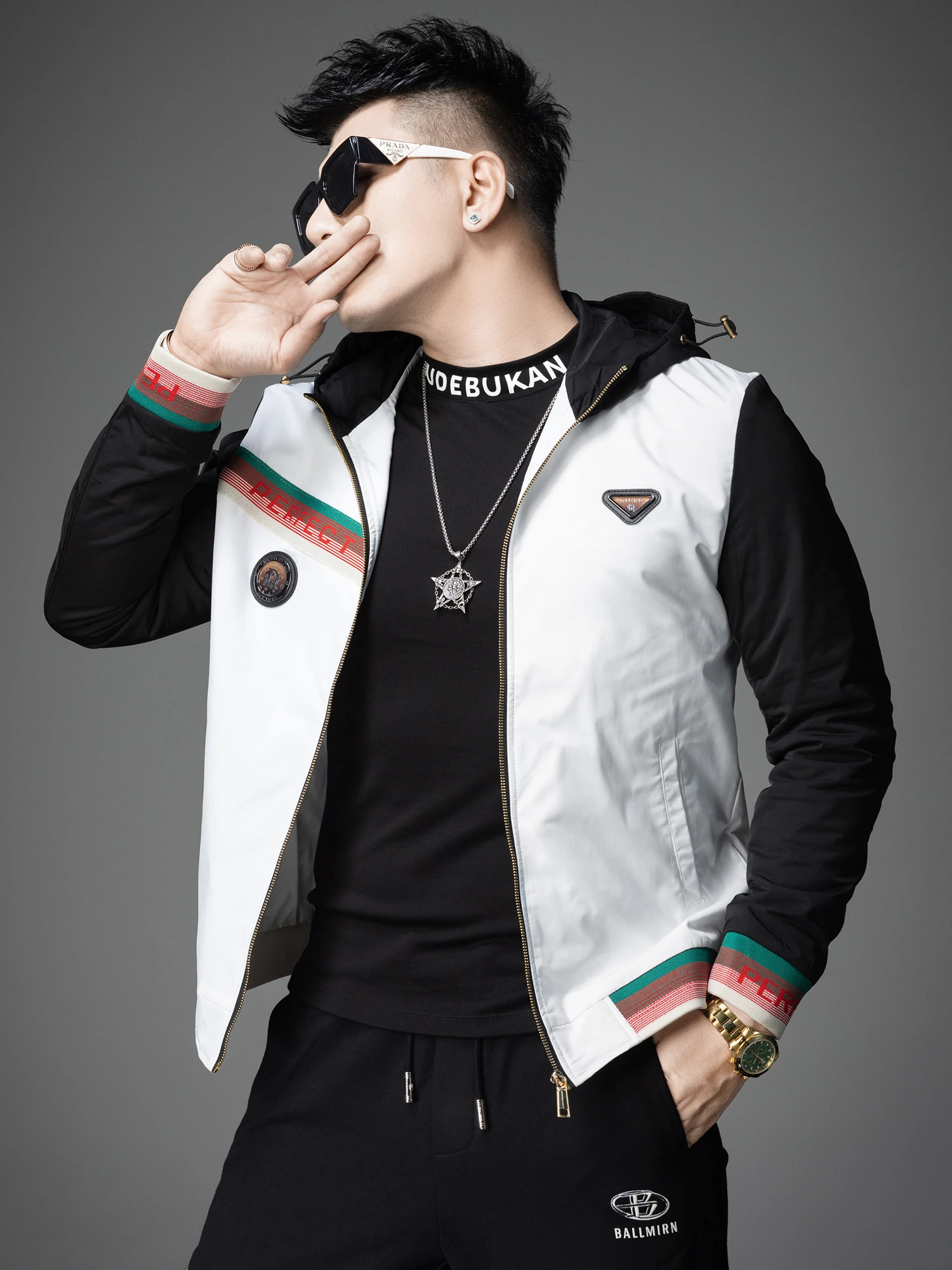 Модная мужская куртка с капюшоном, хлопковая куртка в стиле пэчворк, осень-зима, новое поступление, модный бренд, высококачественное тонкое хлопковое пальто, модель M
Модная мужская куртка с капюшоном, хлопковая куртка в стиле пэчворк, осень-зима, новое поступление, модный бренд, высококачественное тонкое хлопковое пальто, модель M