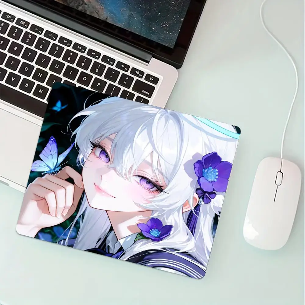 Beautiful anime girl small mouse pad rubber anti-slip desk mat mini gaming mats gamer pc accessories laptop office pad
Beautiful anime girl small mouse pad rubber anti-slip desk mat mini gaming mats gamer pc accessories laptop office pad