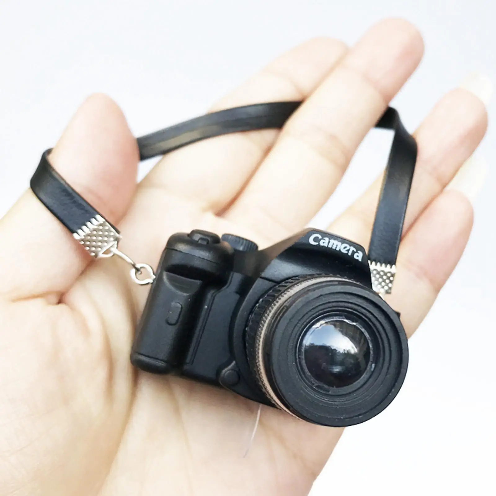 Dollhouse Camera Miniature Digital Model with Strap Plastic Vintage Style Accessory for 1/4 1/6 1/3 Dolls House Display
Dollhouse Camera Miniature Digital Model with Strap Plastic Vintage Style Accessory for 1/4 1/6 1/3 Dolls House Display