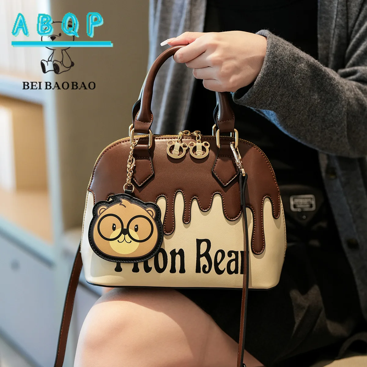 ABQP New Women's Shoulder Bag Luxury Brand Fashion Women's Shoulder Messenger Bag Cartoon Splicing Handbag High Quality
ABQP New Women's Shoulder Bag Luxury Brand Fashion Women's Shoulder Messenger Bag Cartoon Splicing Handbag High Quality