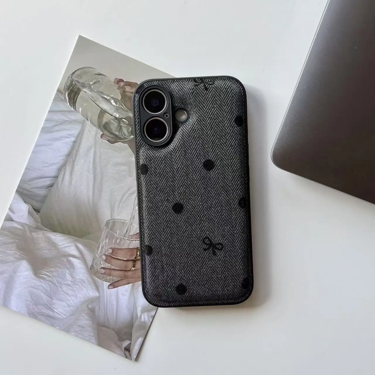 Зимний серый шерстяной тканевый чехол с рисунком «елочка», волнистая точка, бант, чехол-пуховик для iPhone 11, 12, 13, 14, 15, 16 Pro Max
Зимний серый шерстяной тканевый чехол с рисунком «елочка», волнистая точка, бант, чехол-пуховик для iPhone 11, 12, 13, 14, 15, 16 Pro Max