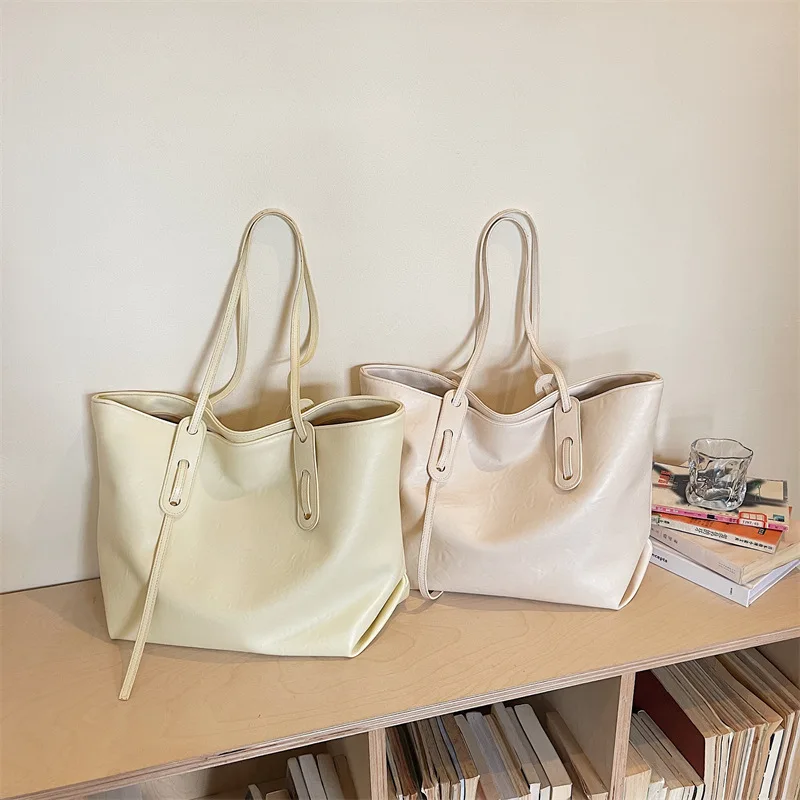 2026 Ruched Soft PU Tote Bag Women Large Capacity Wide Strap Minimalist Underarm Shoulder Handbag Daily Work Commute Purse
2026 Ruched Soft PU Tote Bag Women Large Capacity Wide Strap Minimalist Underarm Shoulder Handbag Daily Work Commute Purse