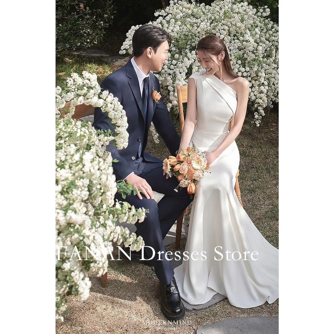 FANAN Korea One-Shoulder Satin Sheath Wedding Dresses 웨딩드레스 Sleeveless Simple Custom Made Lace-up Bride Gowns Plus Size
FANAN Korea One-Shoulder Satin Sheath Wedding Dresses 웨딩드레스 Sleeveless Simple Custom Made Lace-up Bride Gowns Plus Size
